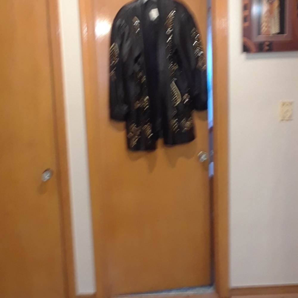 Black ladies 100% leather jacket,vest, skirt. - Picture 8 of 8